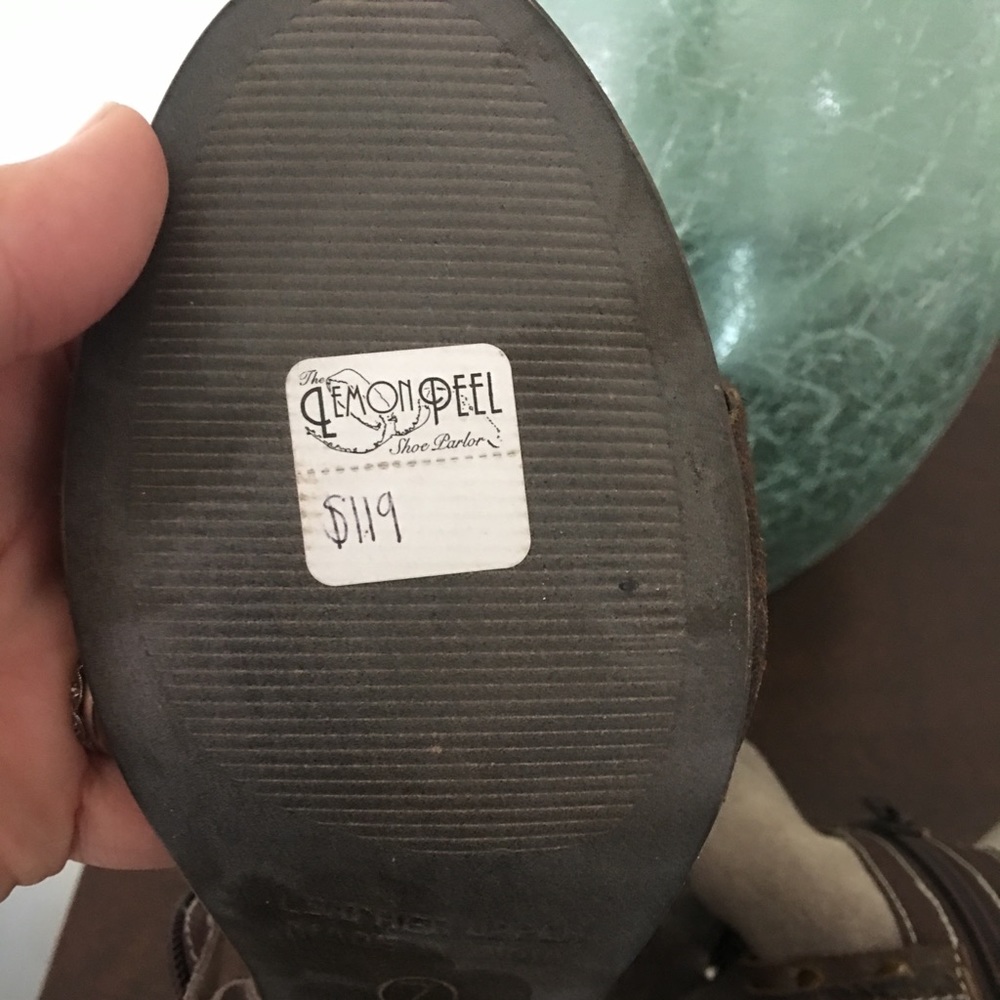 Shoes - Picture 2 of 6